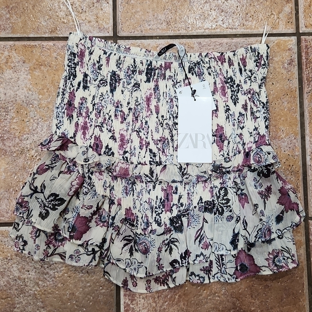 𝅺ZARA skirt women's size med NWT